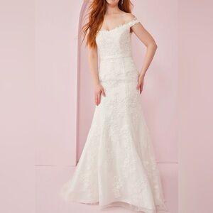 BRAND NEW- Mermaid style Vow’d ALTARD STATE gown ivory Avenue wedding dress lace